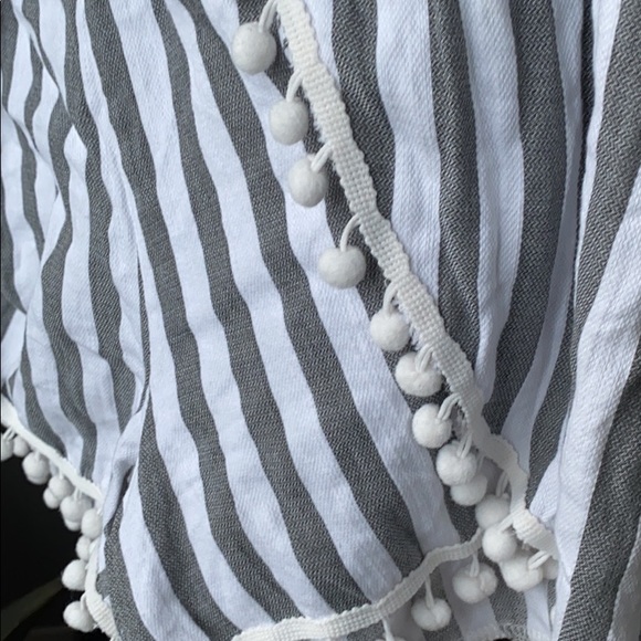 Cute Summer Shorts with Pompoms - Picture 2 of 3